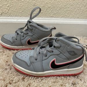 💎Gray and pink kids air Jordans size 9c